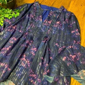 T Tahari Blouse Bell Sleeve Floral Keyhole Boho